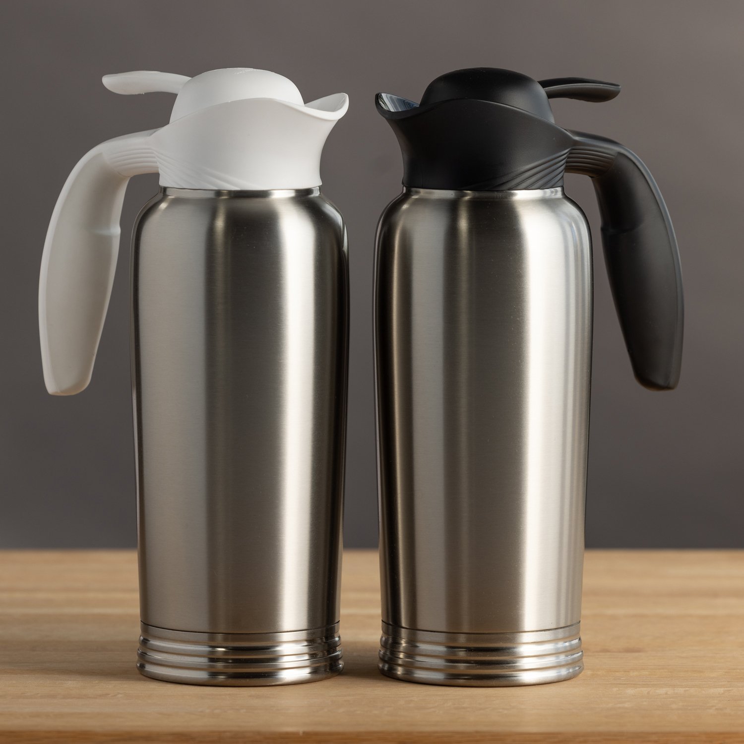 10-ErgoServ-Creamer-BL-WH_Glam-A_1500x1500